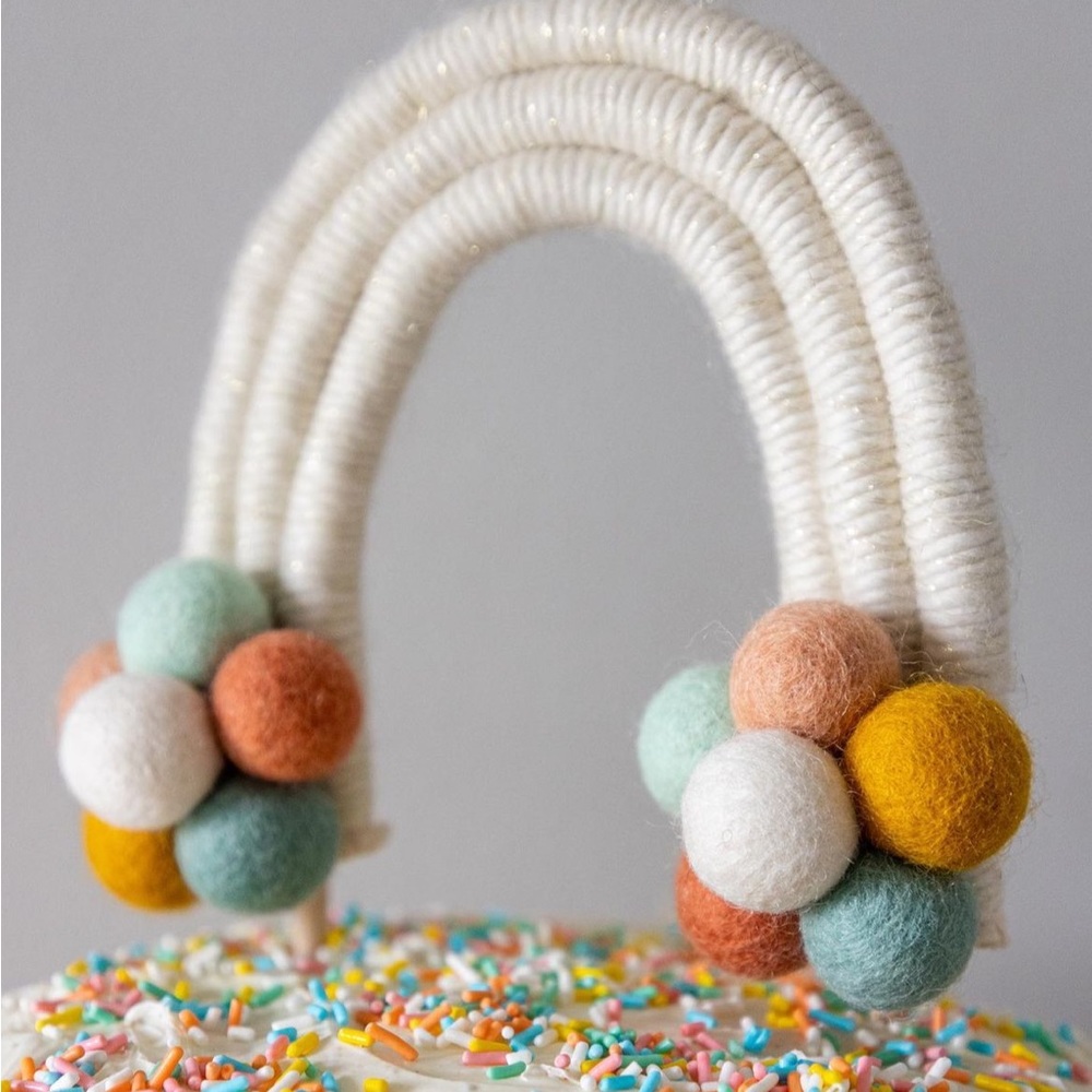 Cala & Ivy Rainbow Daisy Cake Topper & Wall Decor